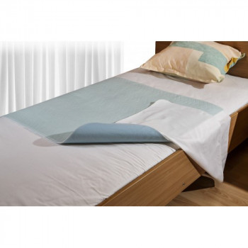 Borderable and Waterproof Mattress Pad for Single Bed.